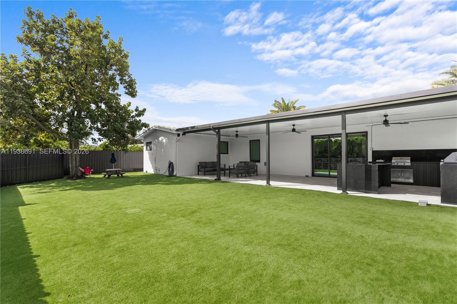 HOLLYWOOD HILLS 1965 - Residential