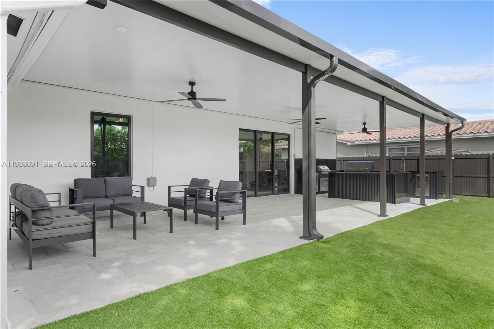 HOLLYWOOD HILLS 1965 - Residential