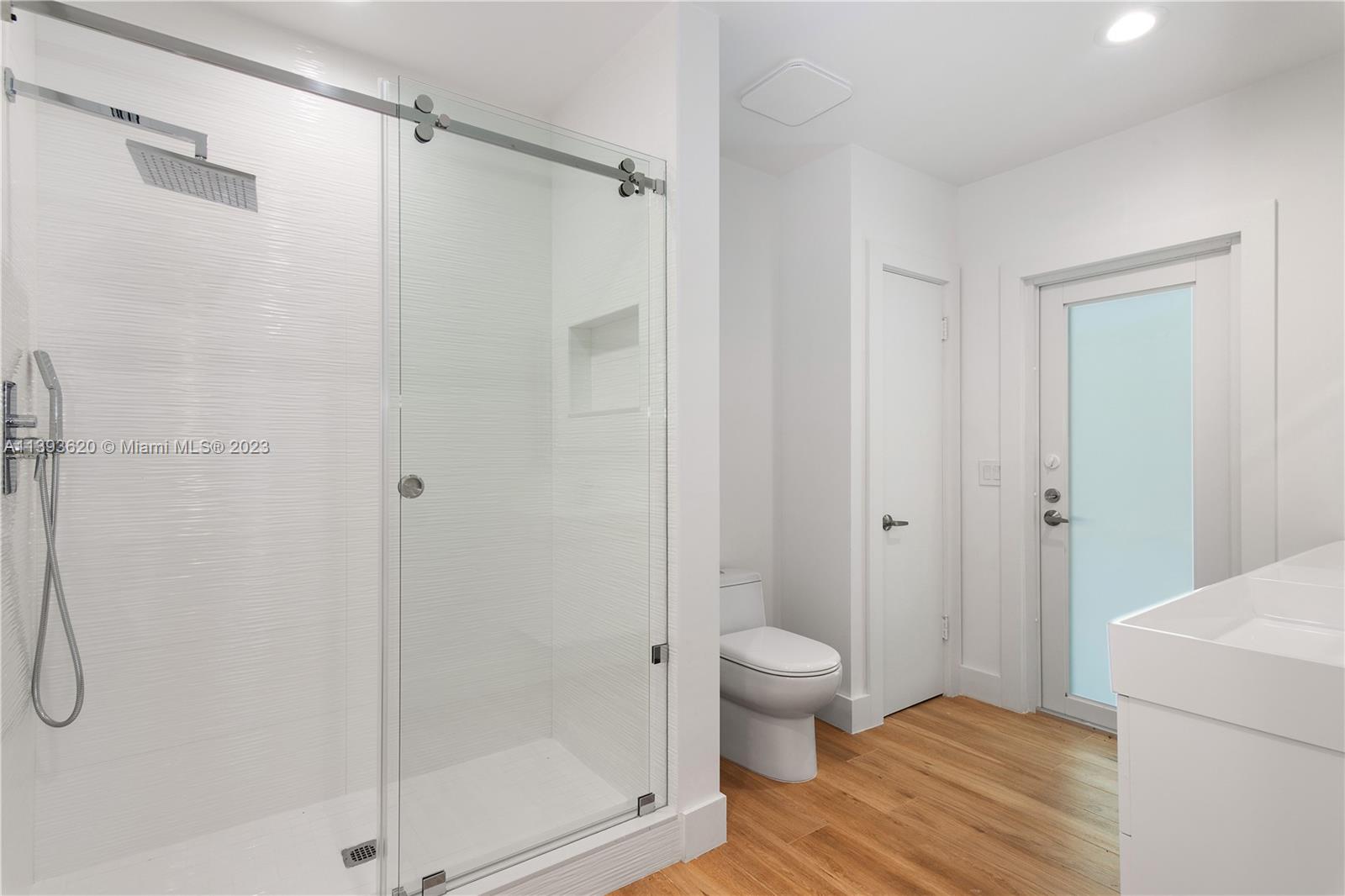 GARDEN MNR - Residential Lease