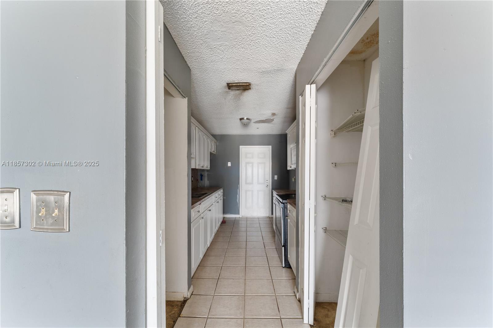 18602 NW 46th Ave, Miami Gardens, FL, 33055/$359,999 4 18602 NW 46th Ave