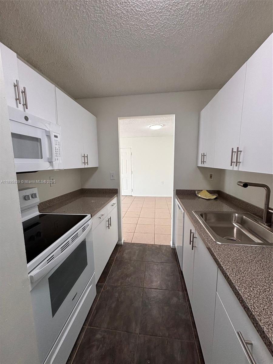 ST ANDREWS PALM BEACH CON - Residential Lease