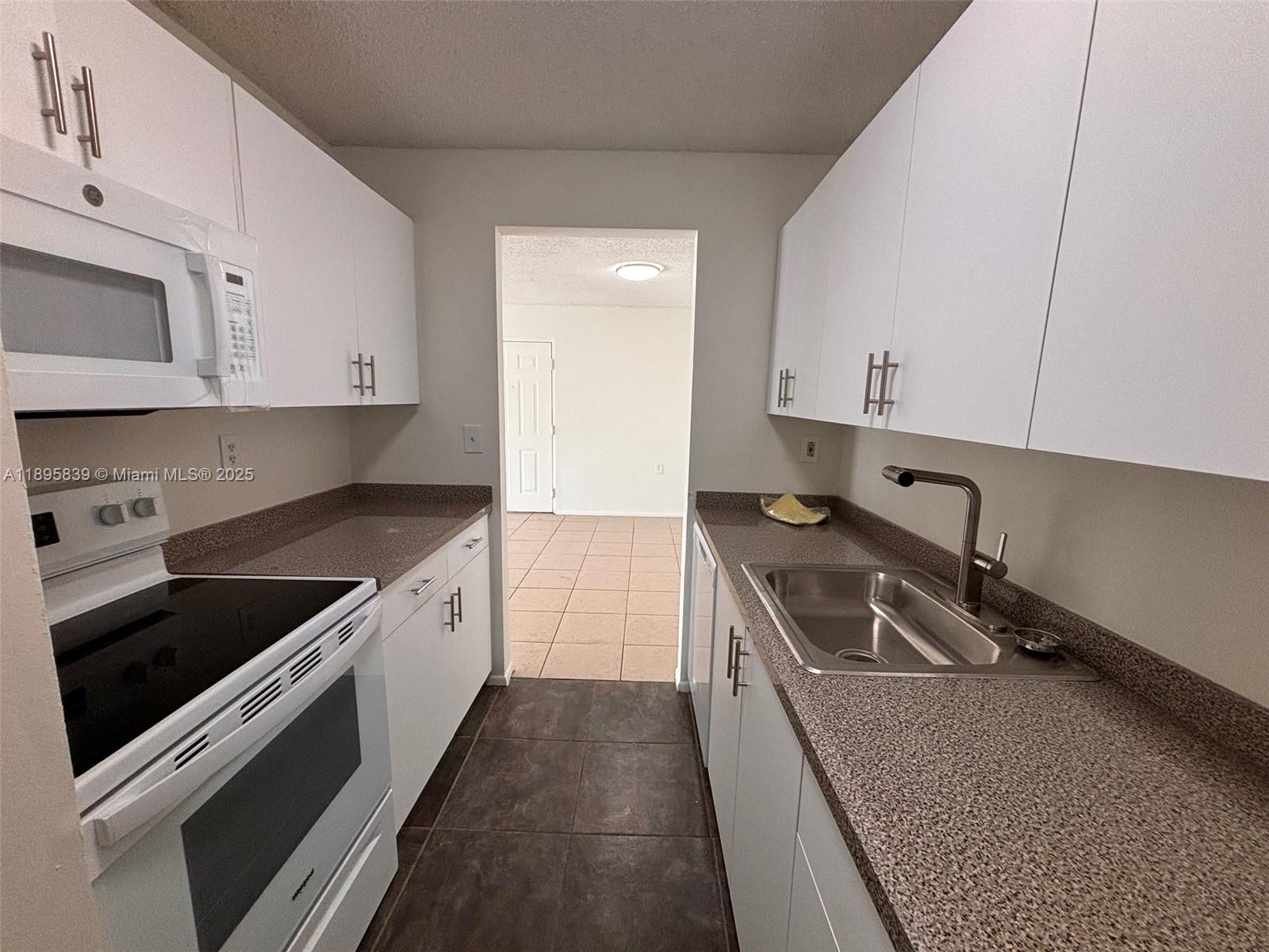 ST ANDREWS PALM BEACH CON - Residential Lease