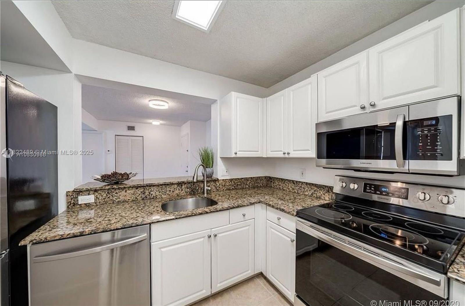 2711 Ocean Club Blvd 207