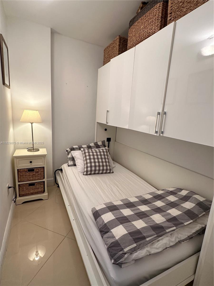 ARLEN HOUSE EAST CONDO - Residential