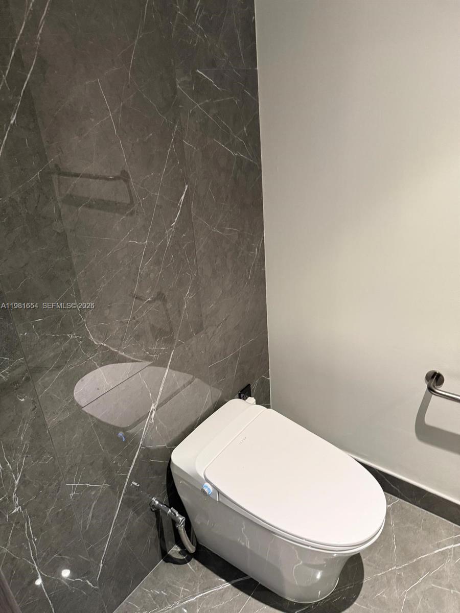 ELEVEN HOTEL AND RESIDENCE - Residential