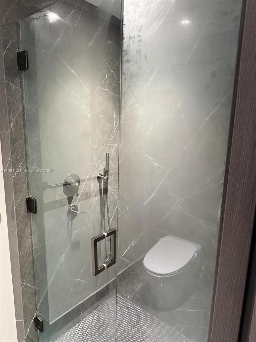 ELEVEN HOTEL AND RESIDENCE - Residential