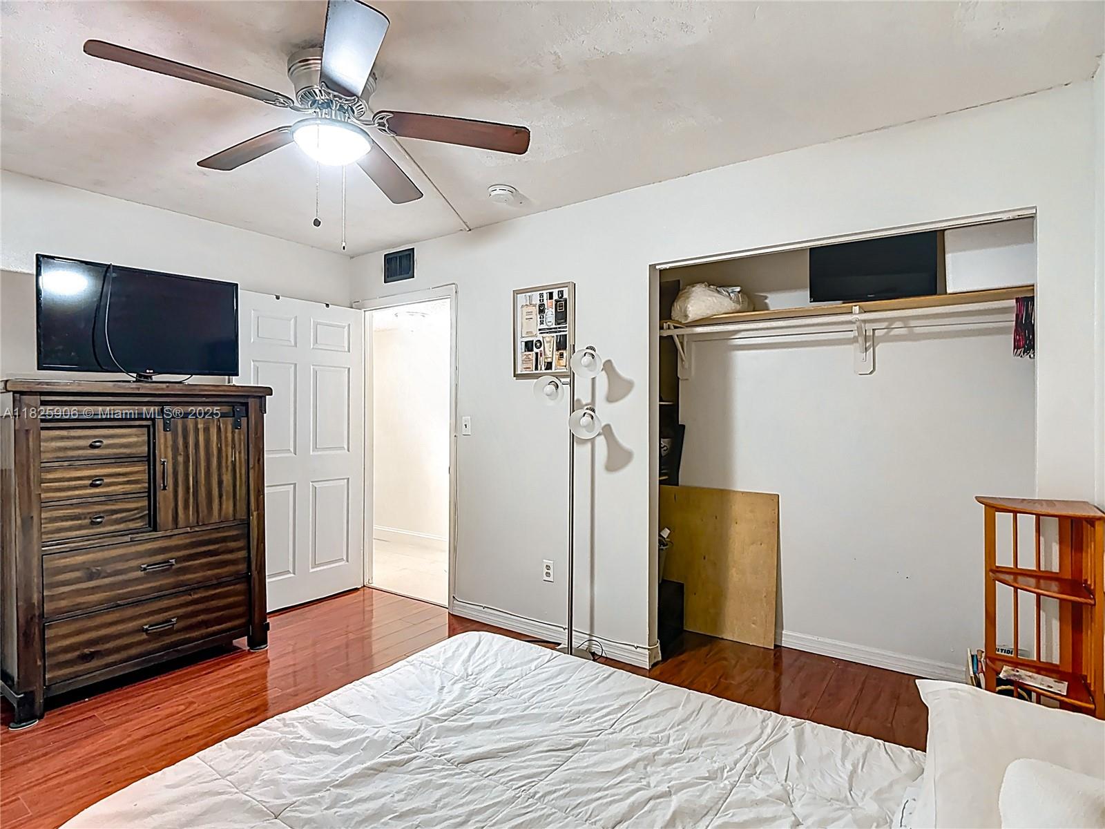 FOX CHASE CONDO #3 - Residential