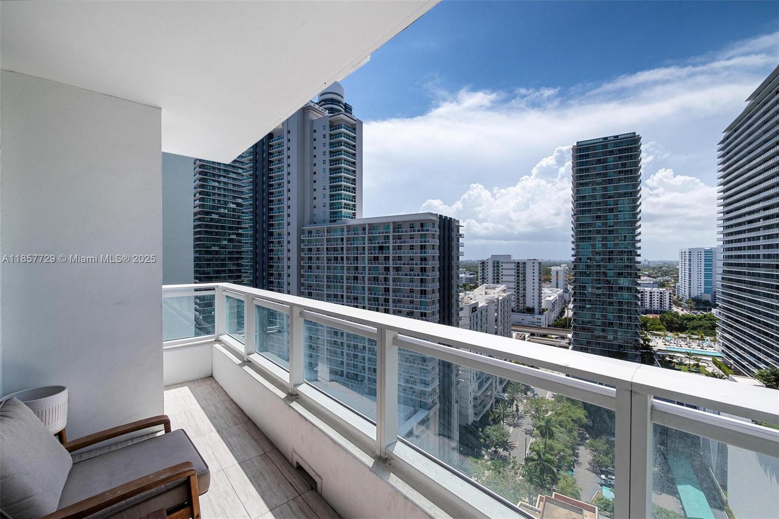 Spacious 1-bedroom + den in the heart of Brickell with sweeping city and sunset views. Soaring 9-ft ceilings, floor-to-ceiling windows, and a private terrace create an airy, light-filled space. Designer kitchen with Bosch appliances and Silestone counters, plus a large walk-in closet. The Bond offers resort-style amenities including a fitness center, lap pool with cabanas, sundeck, outdoor fireplace, BBQ area, clubroom, screening lounge, and more. Unbeatable location, just steps to Brickell City Centre, Mary Brickell Village, top dining, and vibrant nightlife.