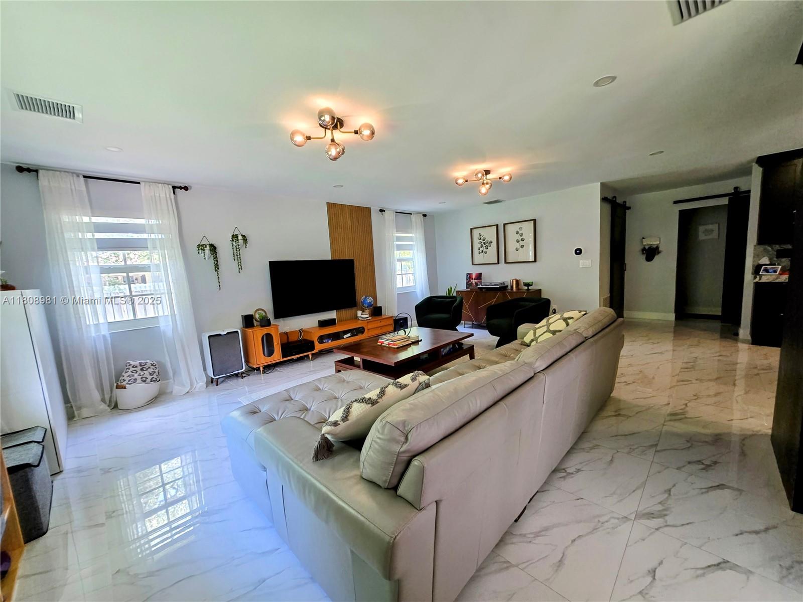 COUNTRY WALK SEC 6 - Residential