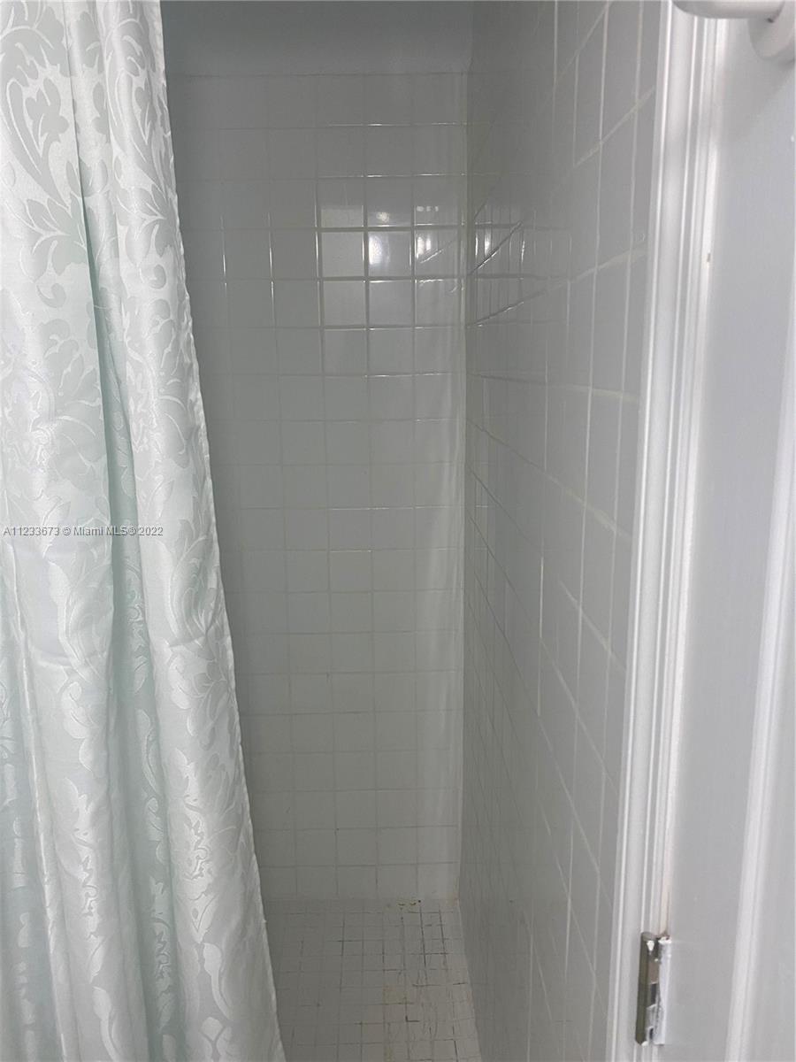 HAMMOCKS SEC 3 - Residential Lease