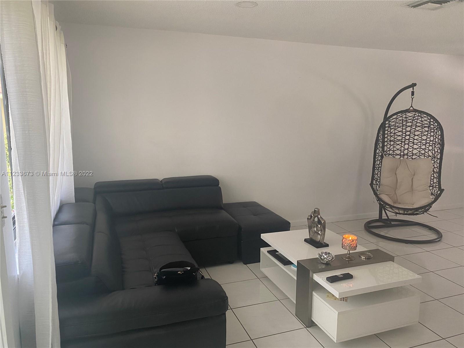 HAMMOCKS SEC 3 - Residential Lease