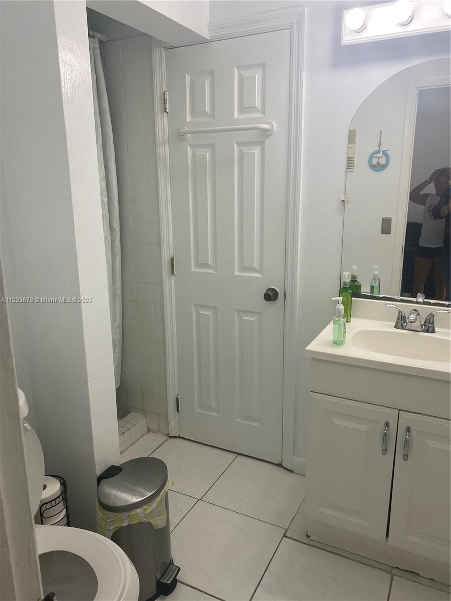 HAMMOCKS SEC 3 - Residential Lease