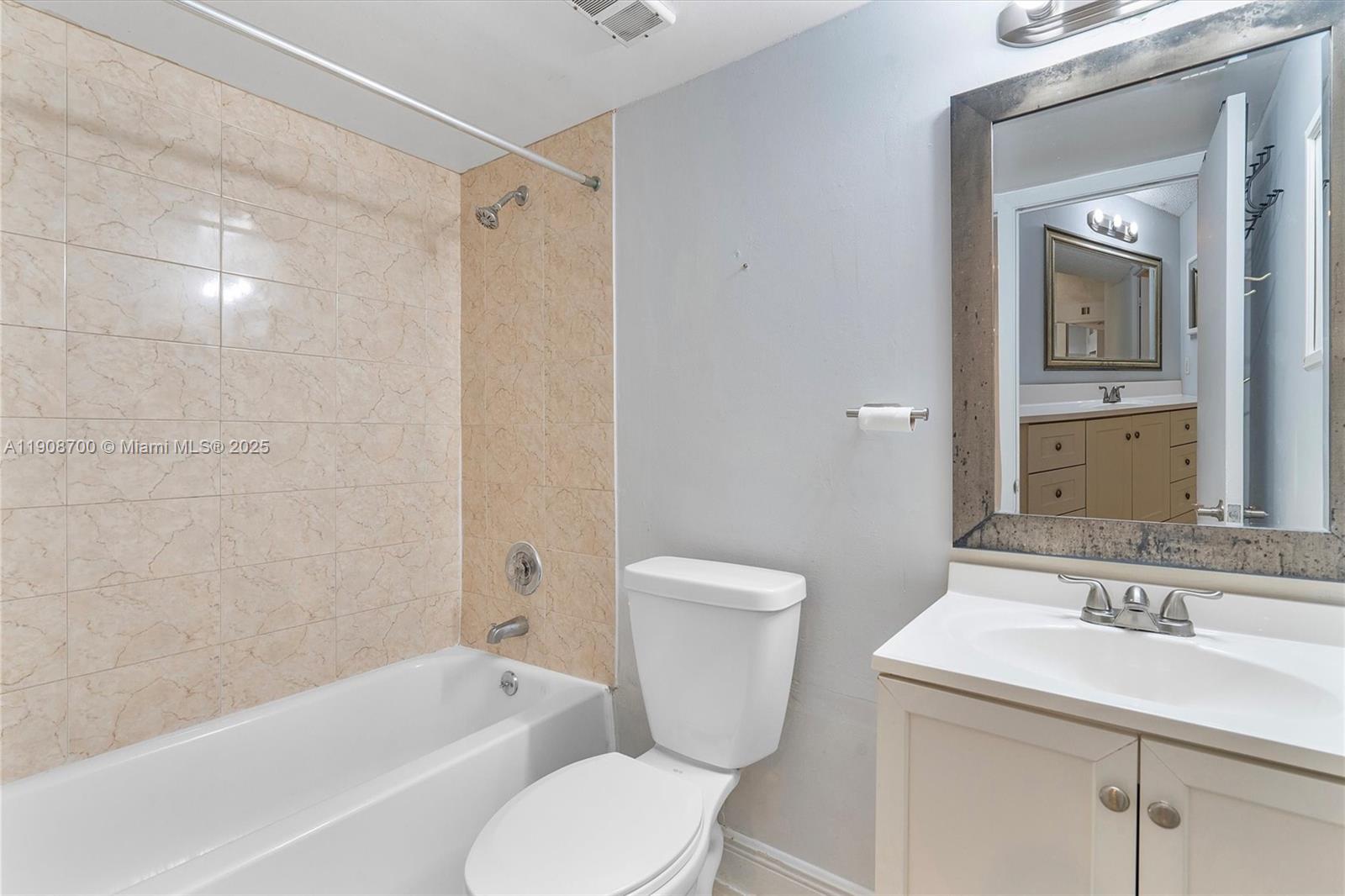 ELAN AT CALUSA CONDO XVI - Residential Lease