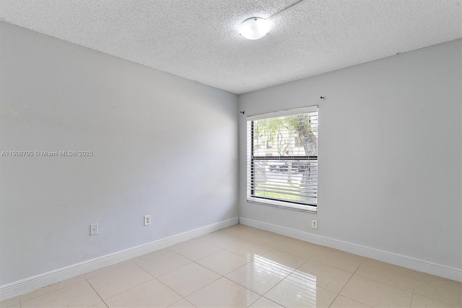 ELAN AT CALUSA CONDO XVI - Residential Lease