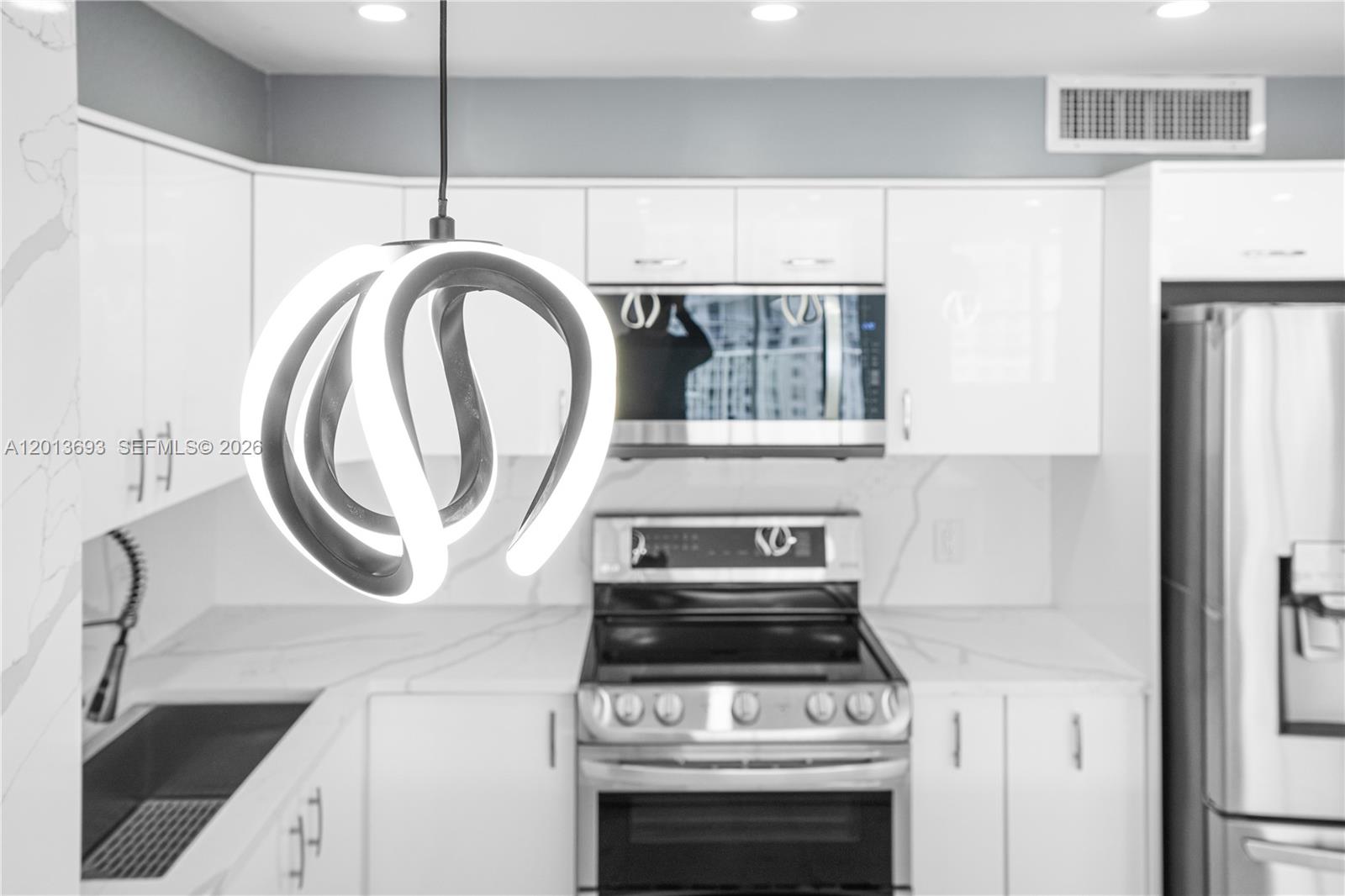ADMIRALS PORT CONDO-EAST - Residential