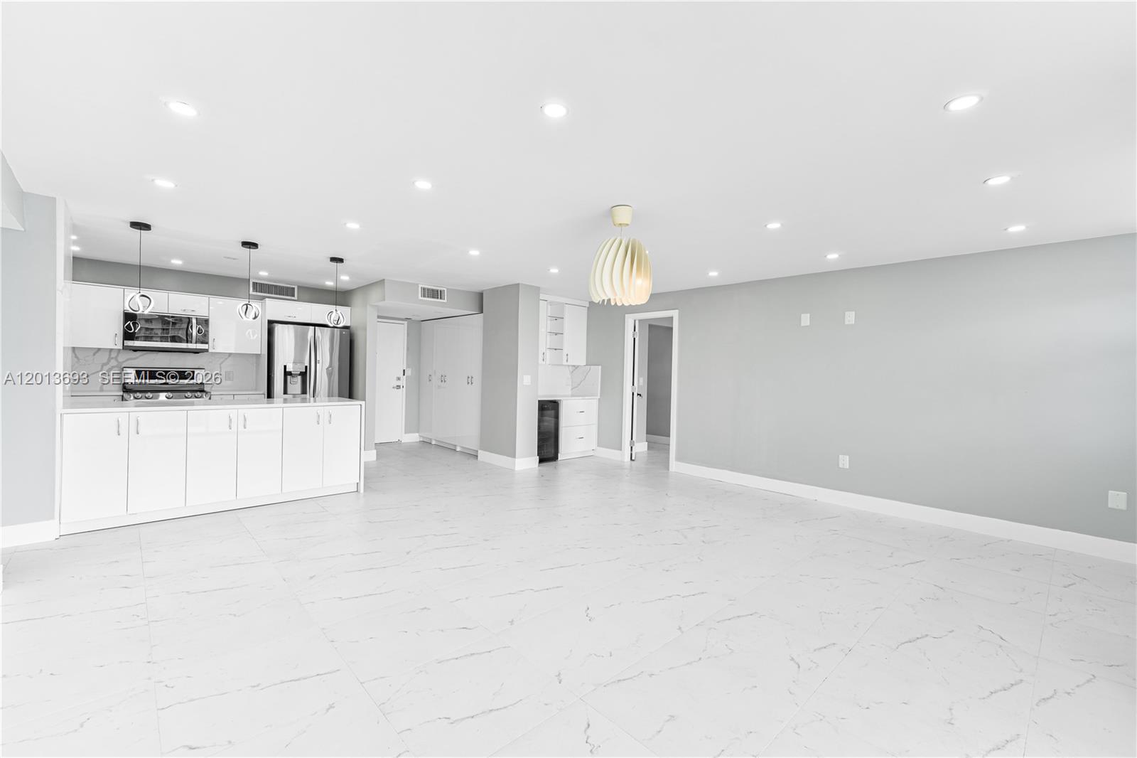 ADMIRALS PORT CONDO-EAST - Residential