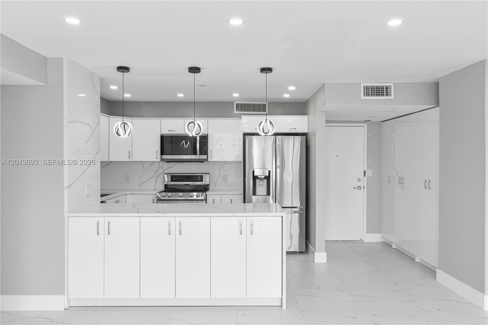 ADMIRALS PORT CONDO-EAST - Residential