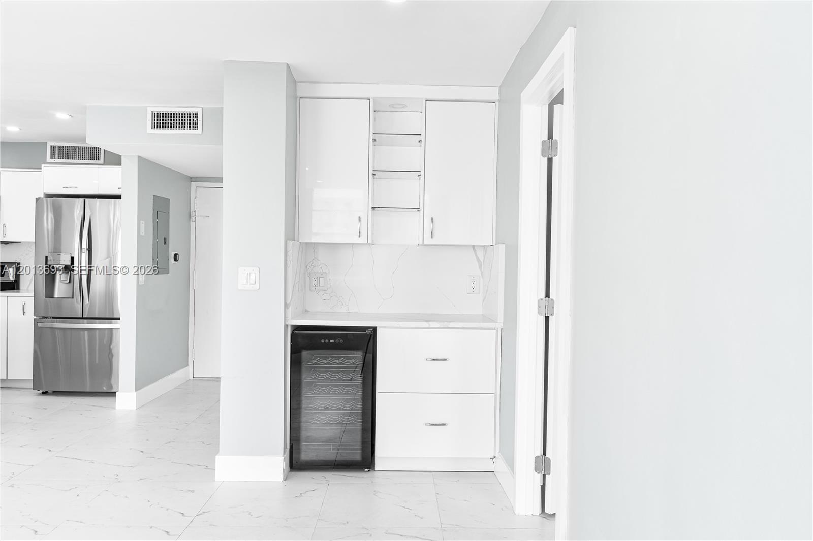 ADMIRALS PORT CONDO-EAST - Residential
