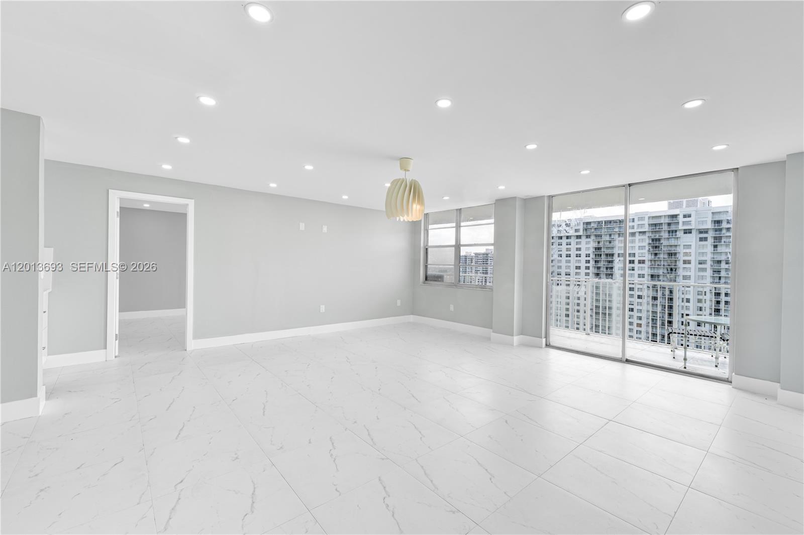 ADMIRALS PORT CONDO-EAST - Residential