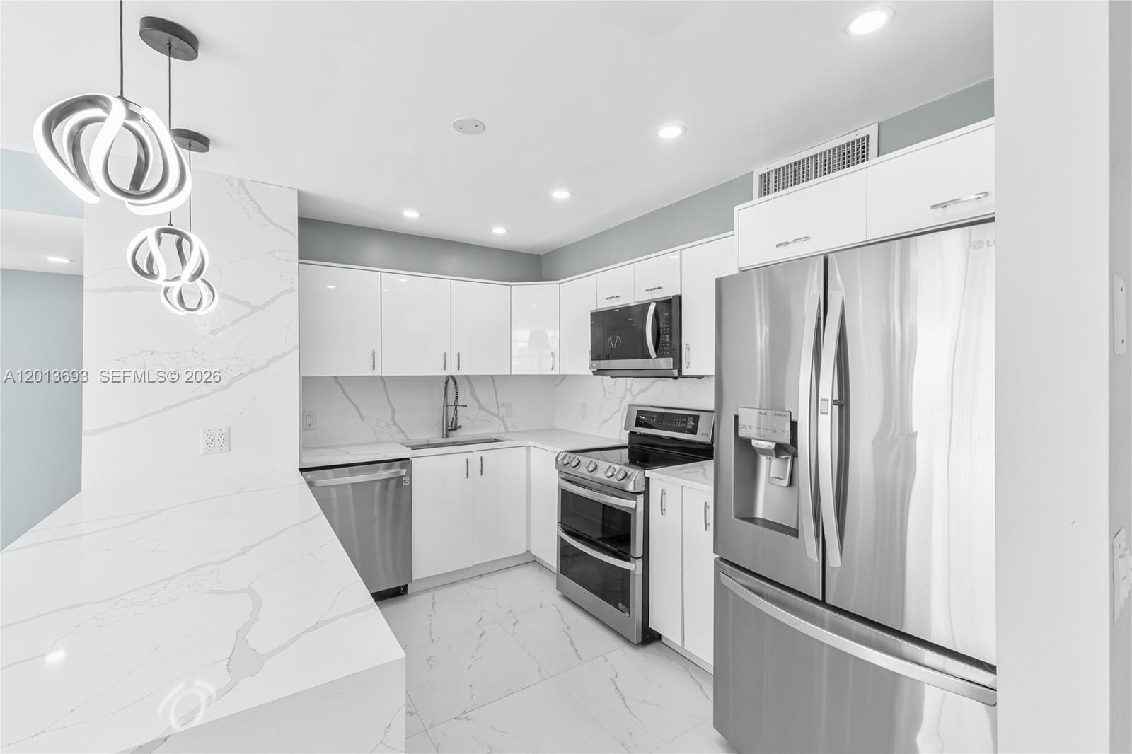 ADMIRALS PORT CONDO-EAST - Residential