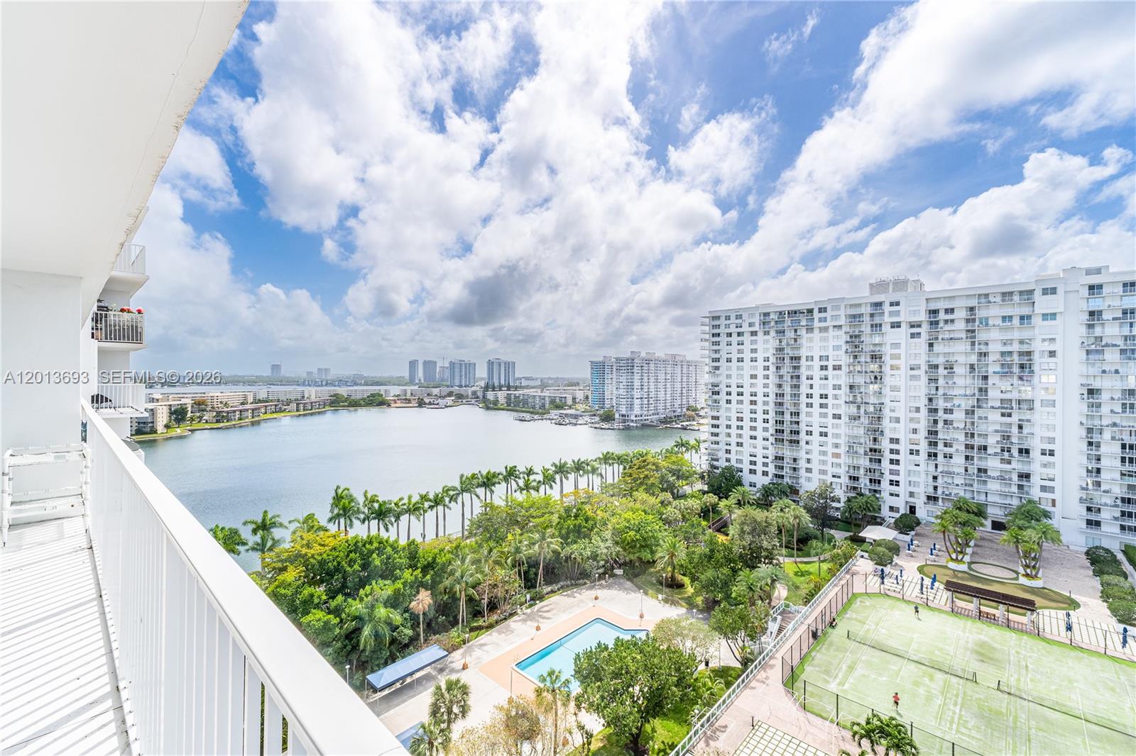 ADMIRALS PORT CONDO-EAST - Residential