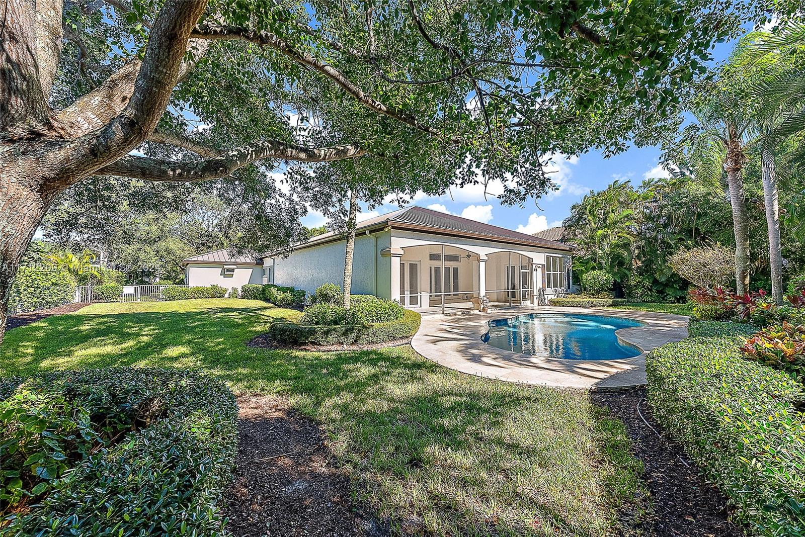 Admirals Cove - Residential