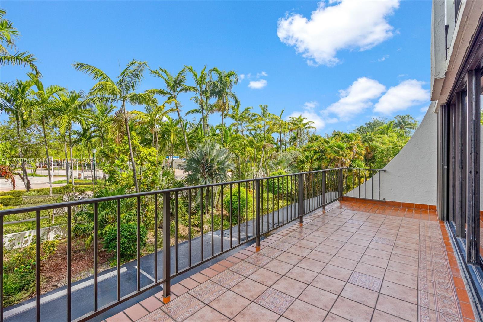 THE PALMS OF KEY BISCAYNE - Residential