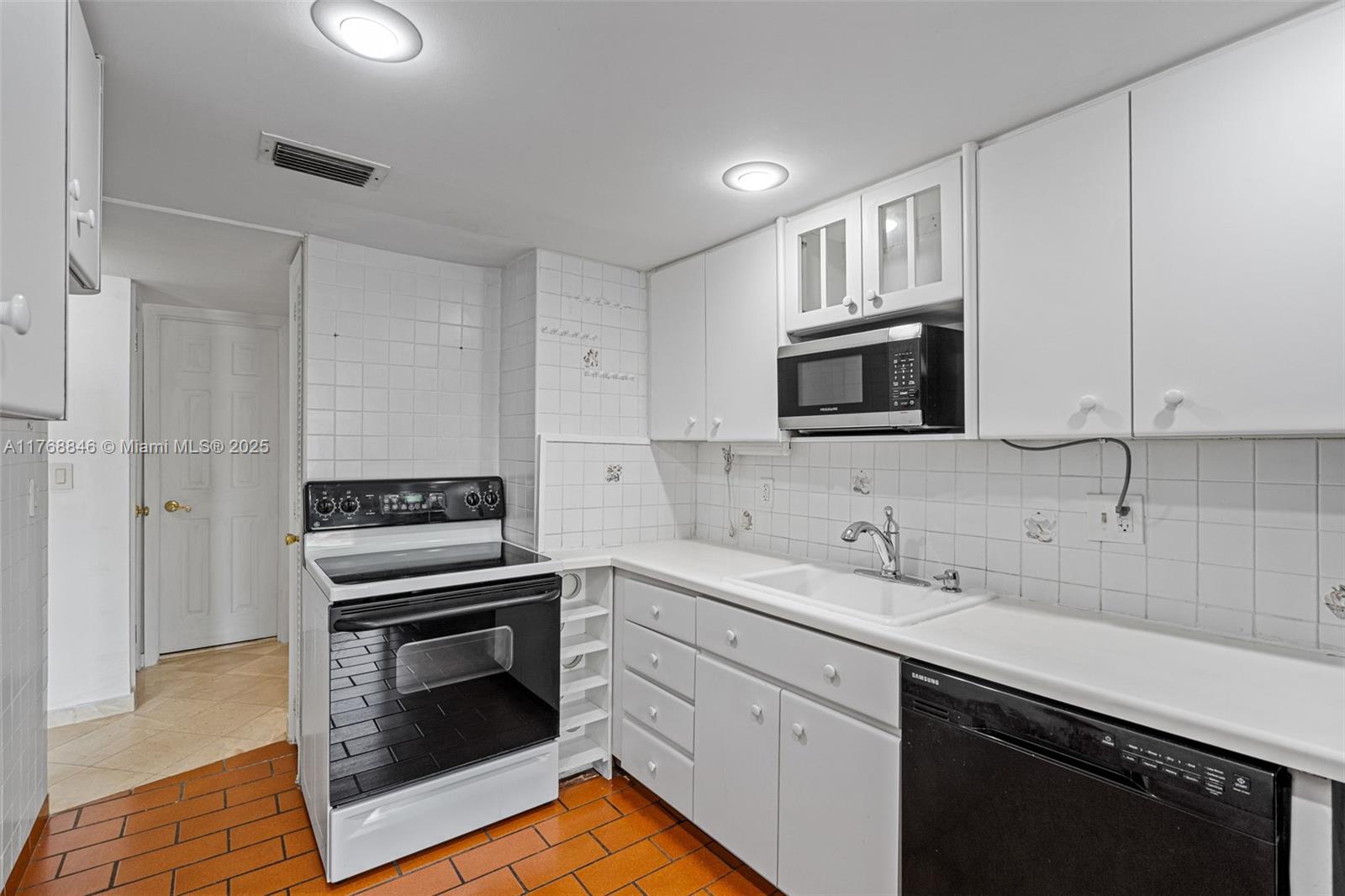 THE PALMS OF KEY BISCAYNE - Residential