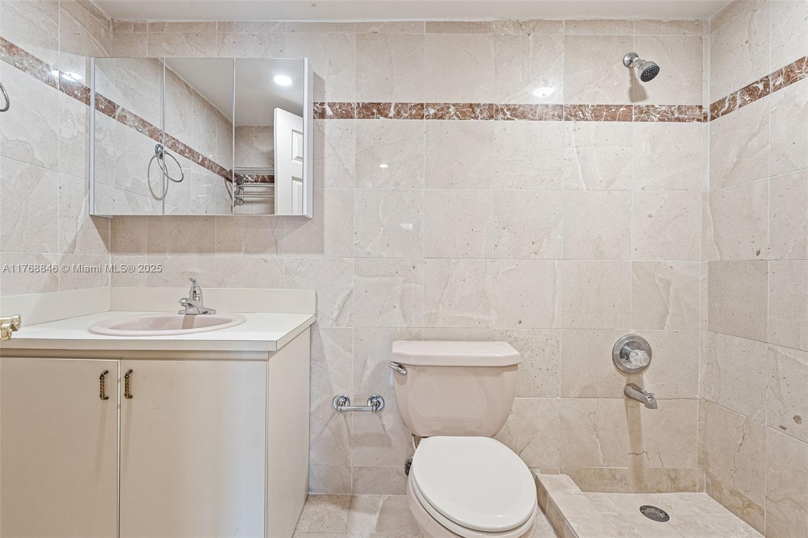 THE PALMS OF KEY BISCAYNE - Residential