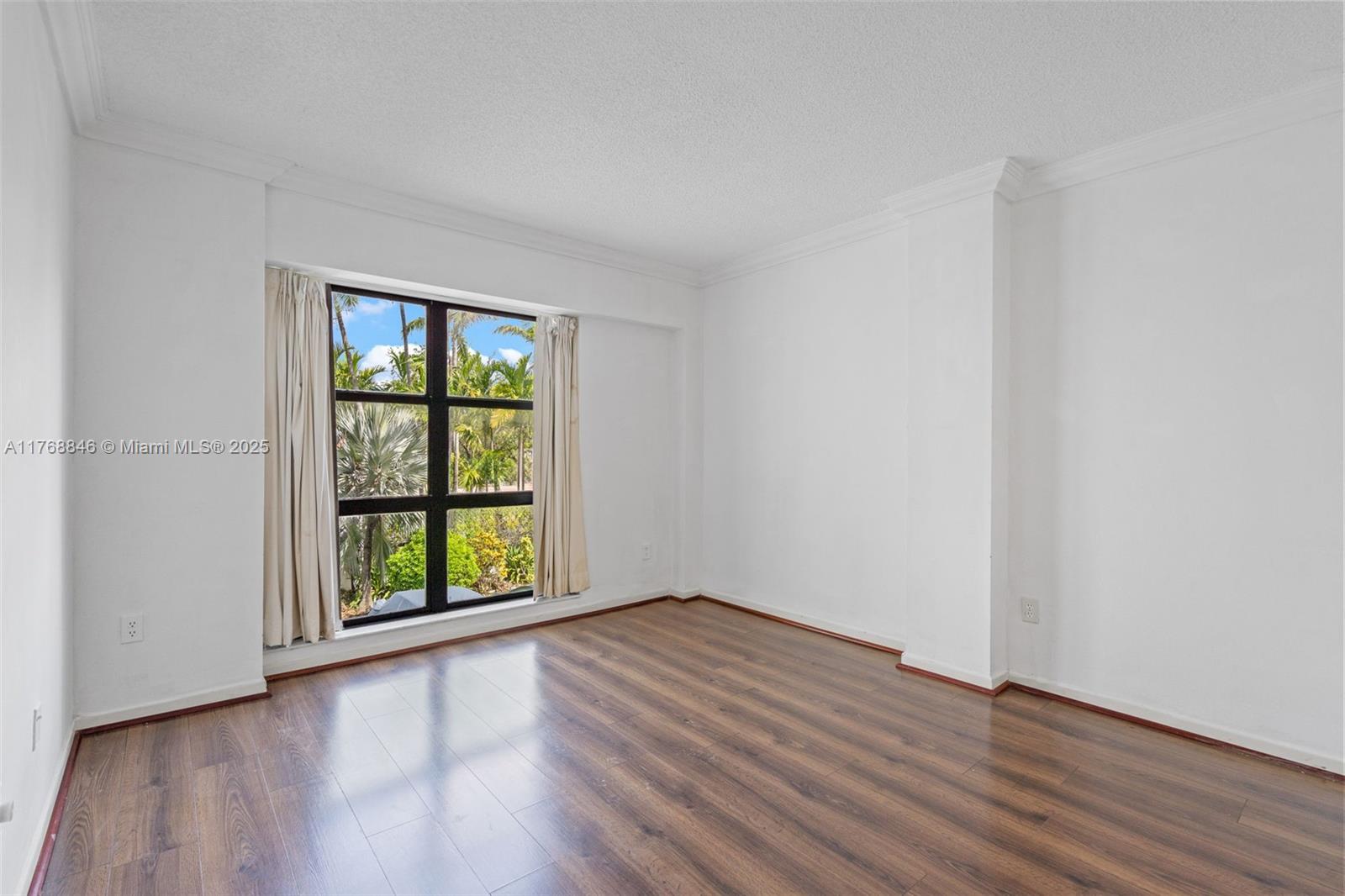 THE PALMS OF KEY BISCAYNE - Residential