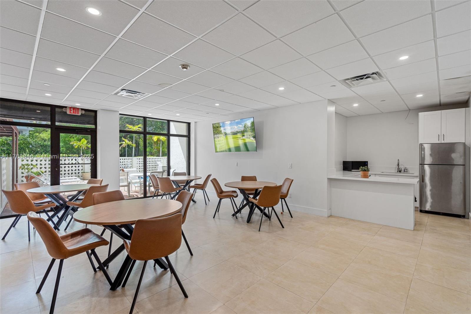 THE PALMS OF KEY BISCAYNE - Residential