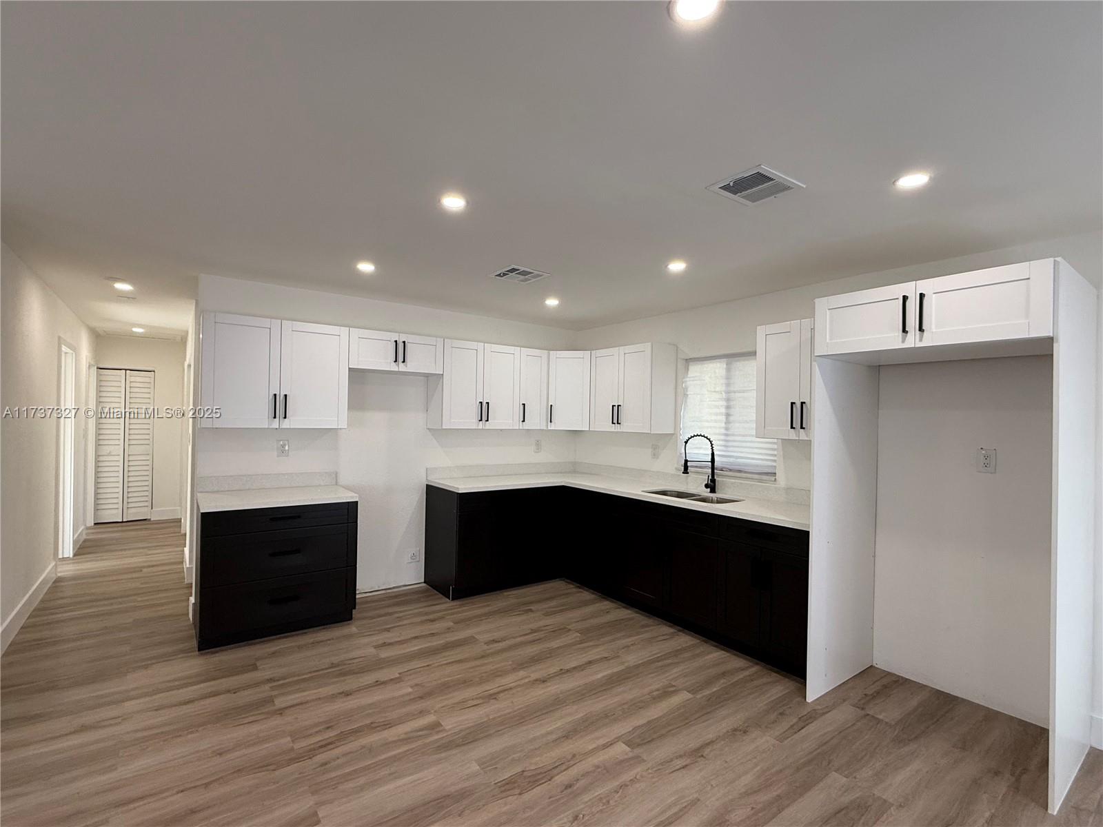 2201 NW 6th Ct