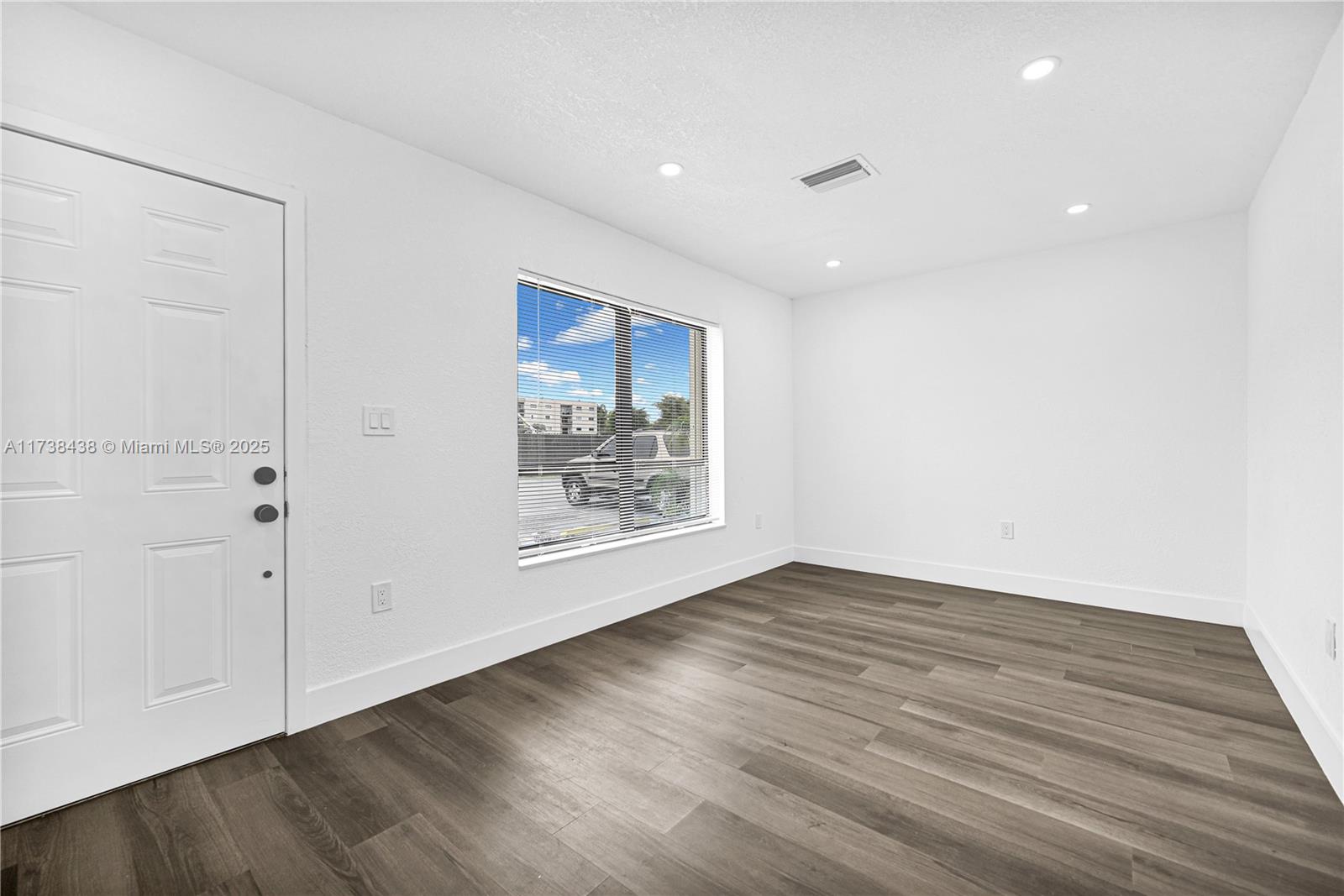 8430 Nw 8th St B9, Miami, Broward County, Florida - 2 Bedrooms  
3 Bathrooms - 