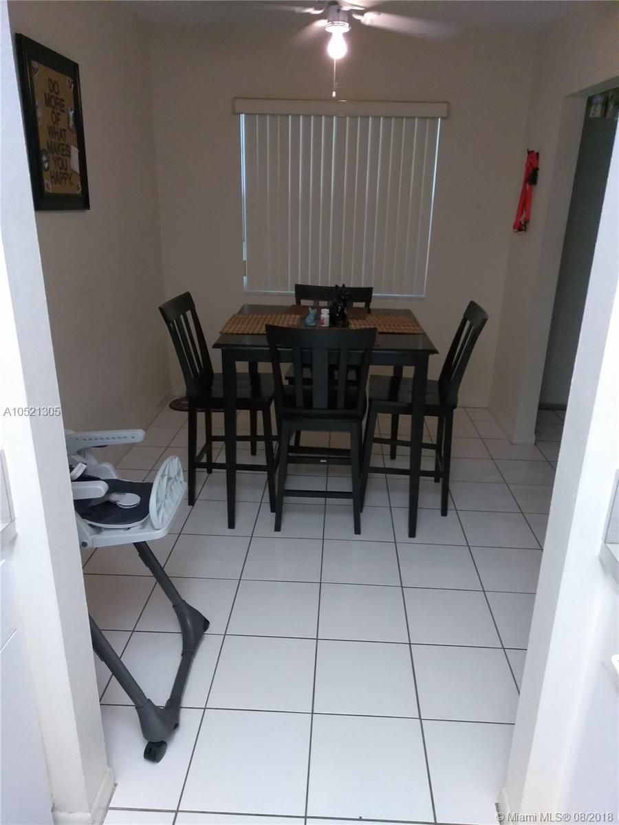 SPACIOUS ONE BEDROOM ONE BATH,EAST OF FEDERAL HIGHWAY.BUILDING BEING RENOVATED.ASSOCIATION REQUIRES THE TENANT HAVE A CREDIT SCORE OF APPROXIMATELY 680