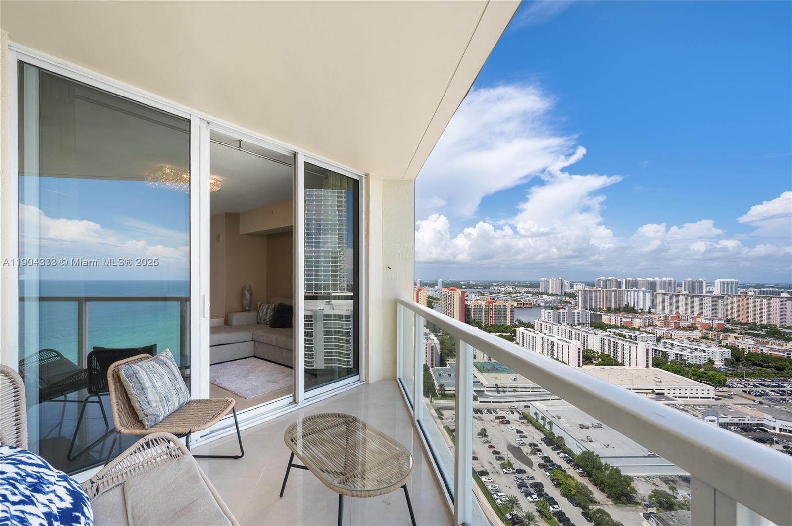 LA PERLA CONDO - Residential Lease