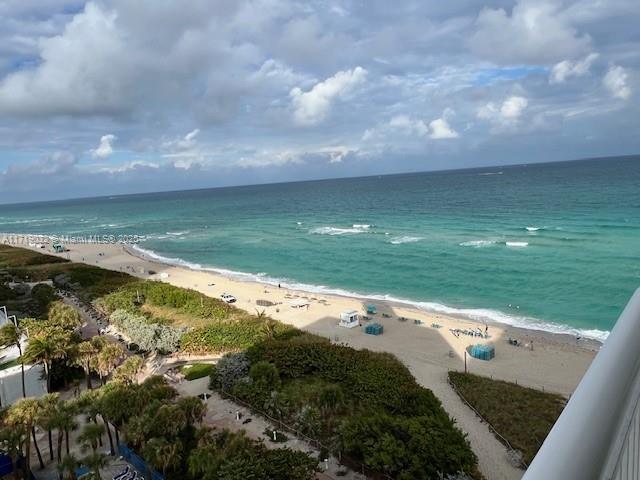 Property for Sale at 6969 Collins Ave 1115, Miami Beach, Miami-Dade County, Florida - Bedrooms: 1 
Bathrooms: 1  - $375,000