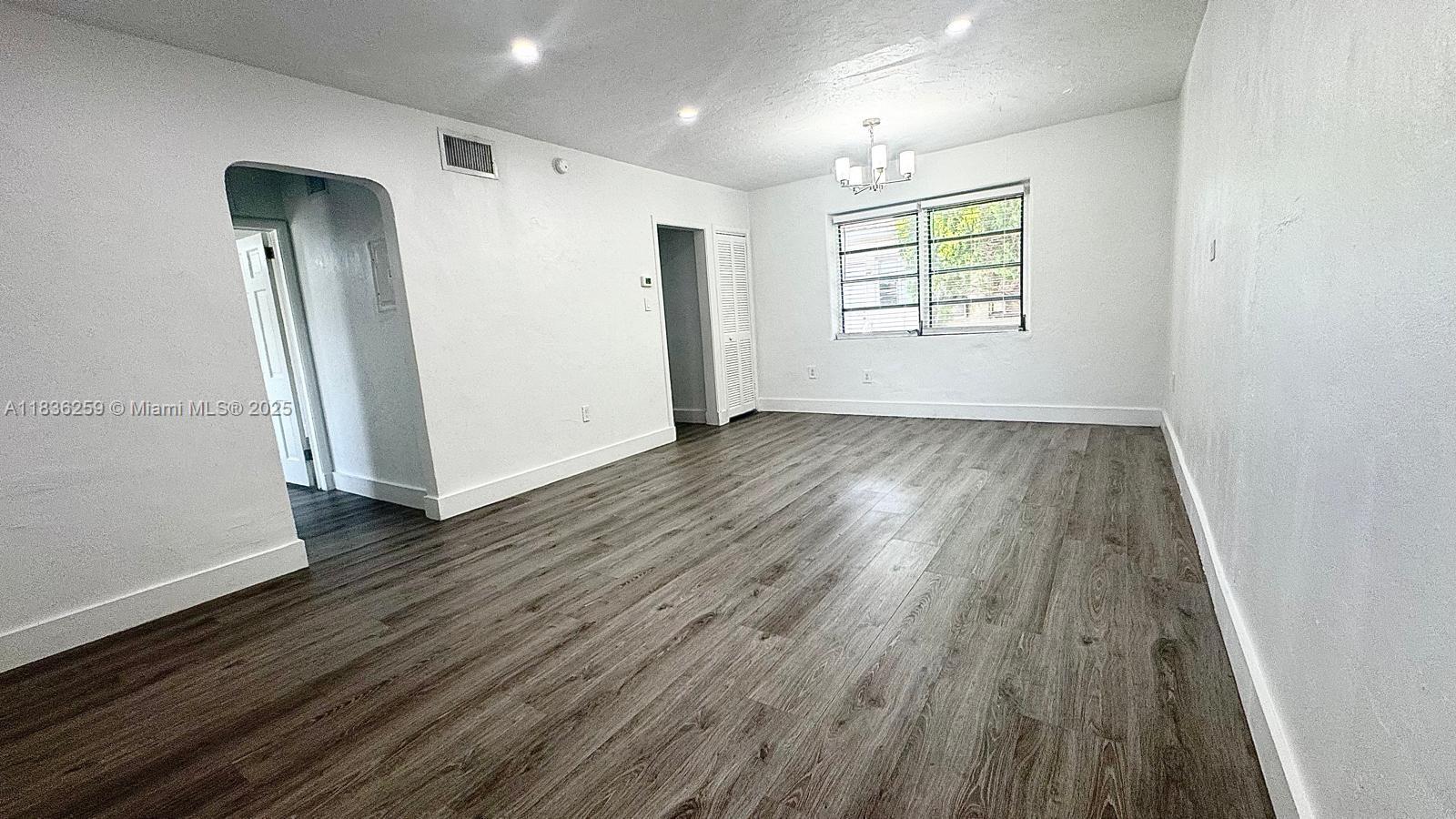 2165 Bay Dr 18