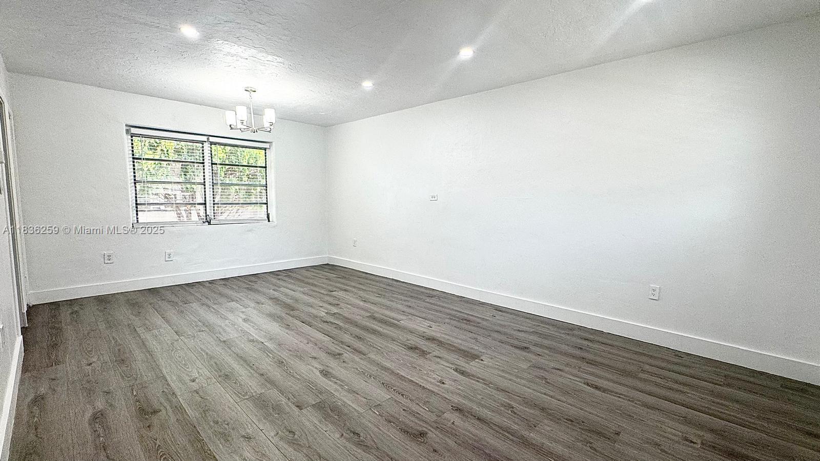 2165 Bay Dr 18