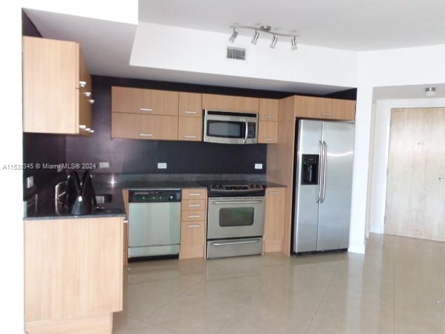 WIND CONDO - Residential Lease