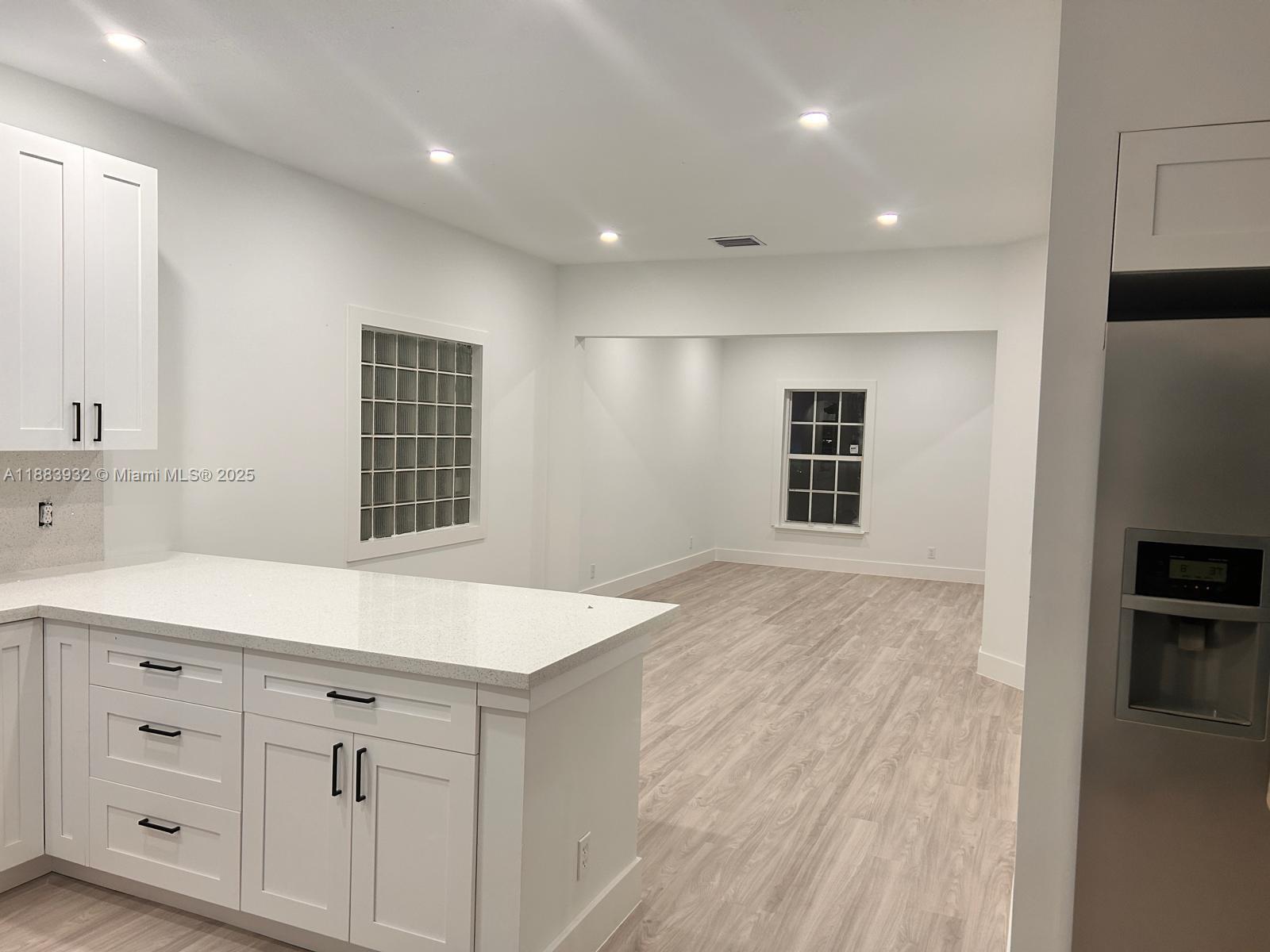 VILLAGES OF RENAISSANCE - Residential Lease