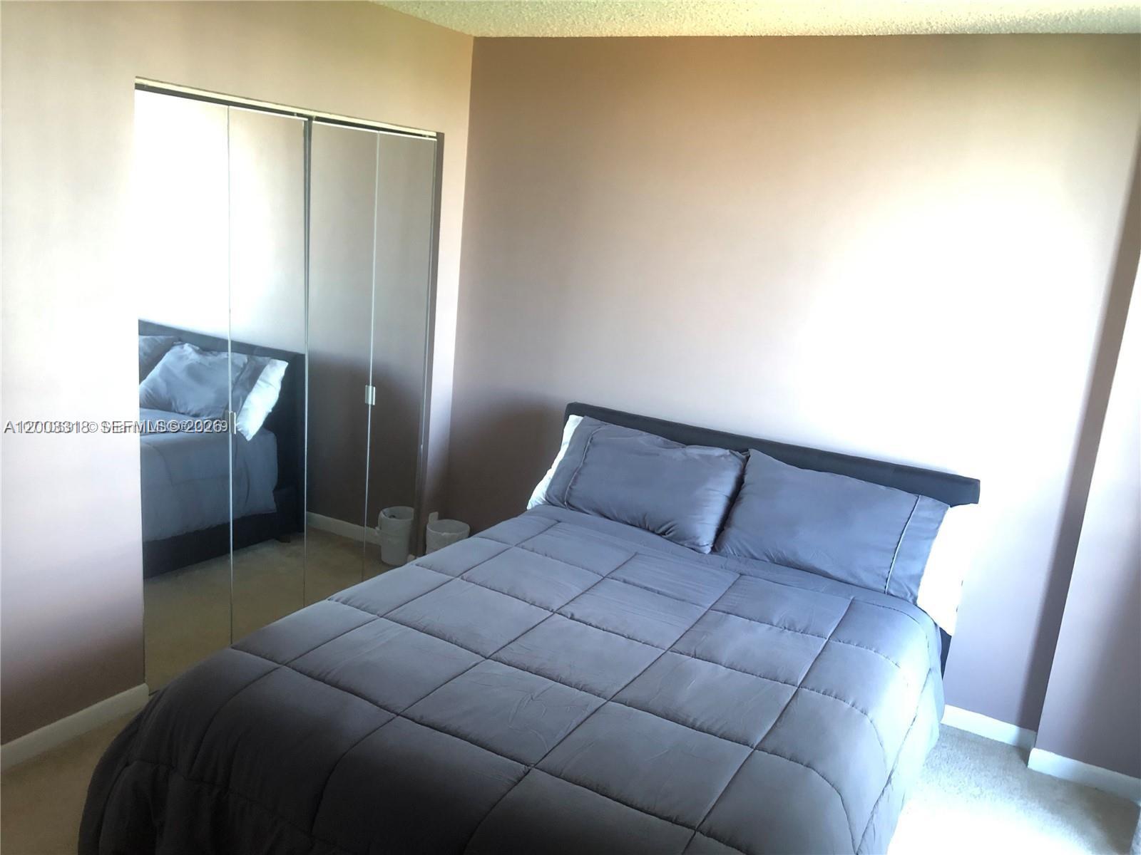 PARC CENTRAL AVENTURA SOU - Residential Lease