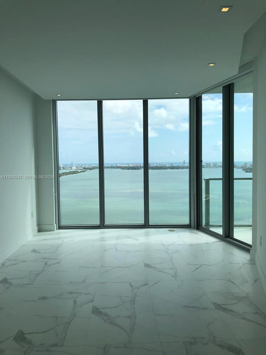 2900 NE 7th Ave 3705