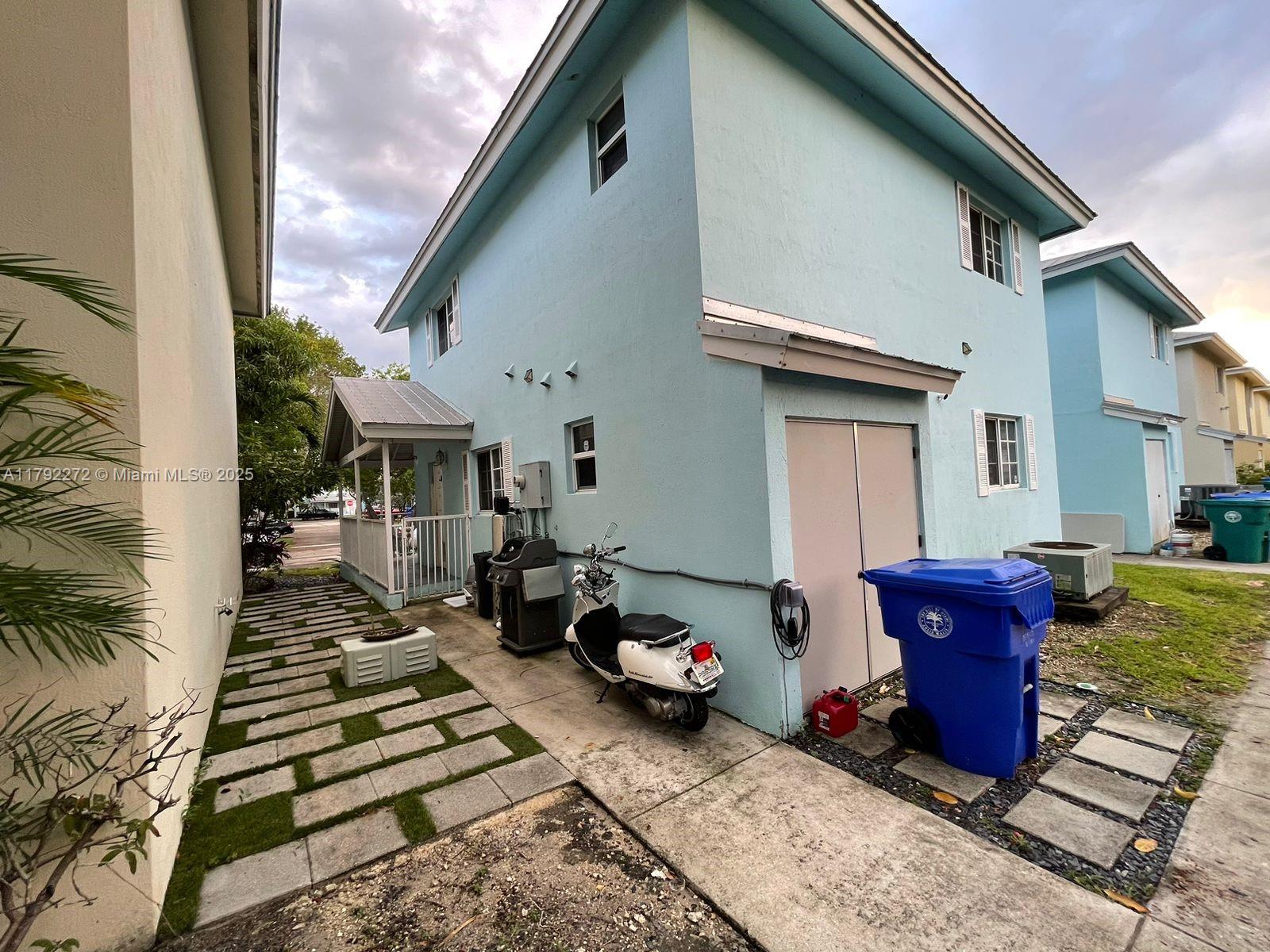 325 NW 19th Ln 30
