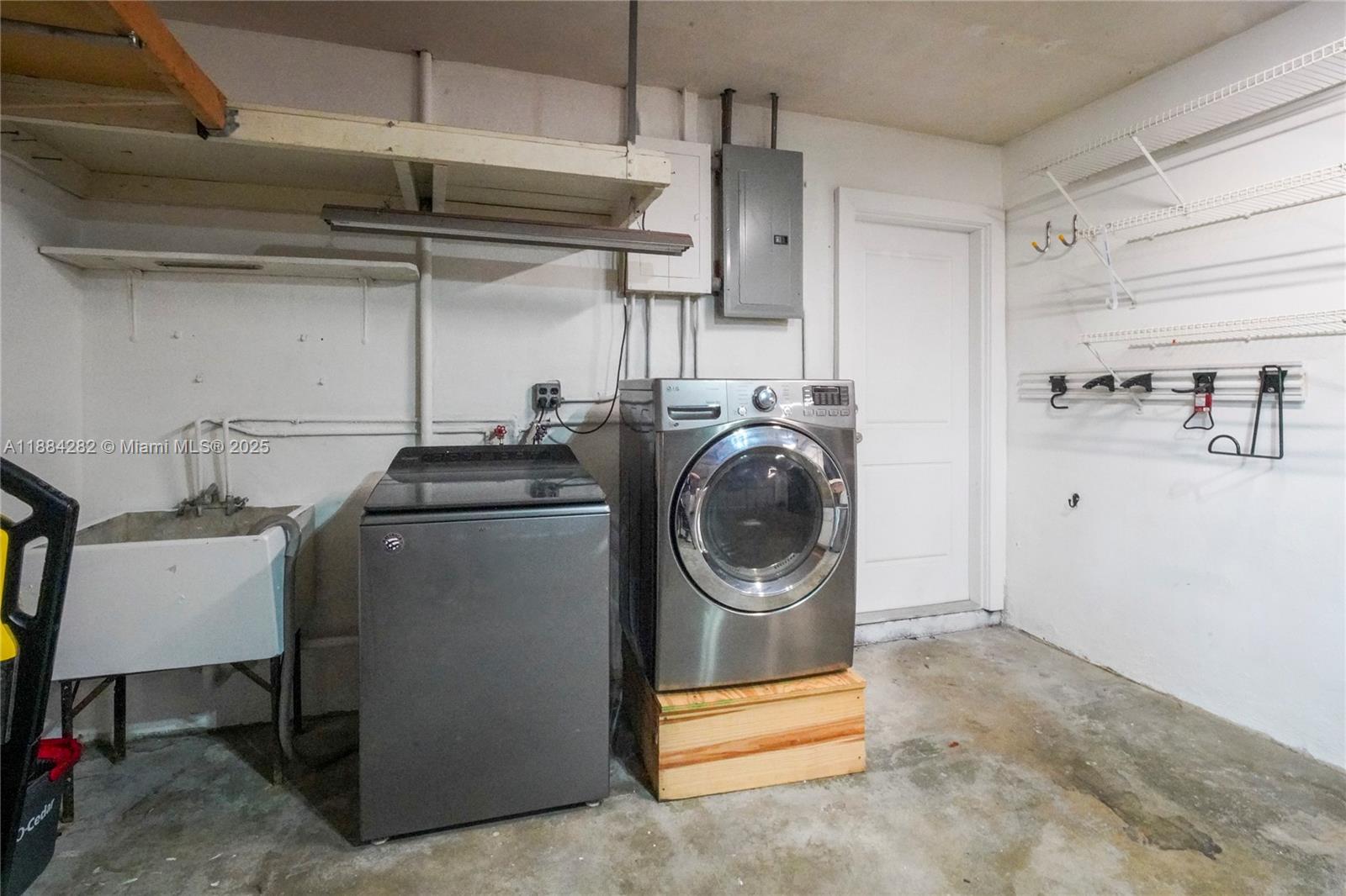 ORCHARD ESTATES - Residential Lease