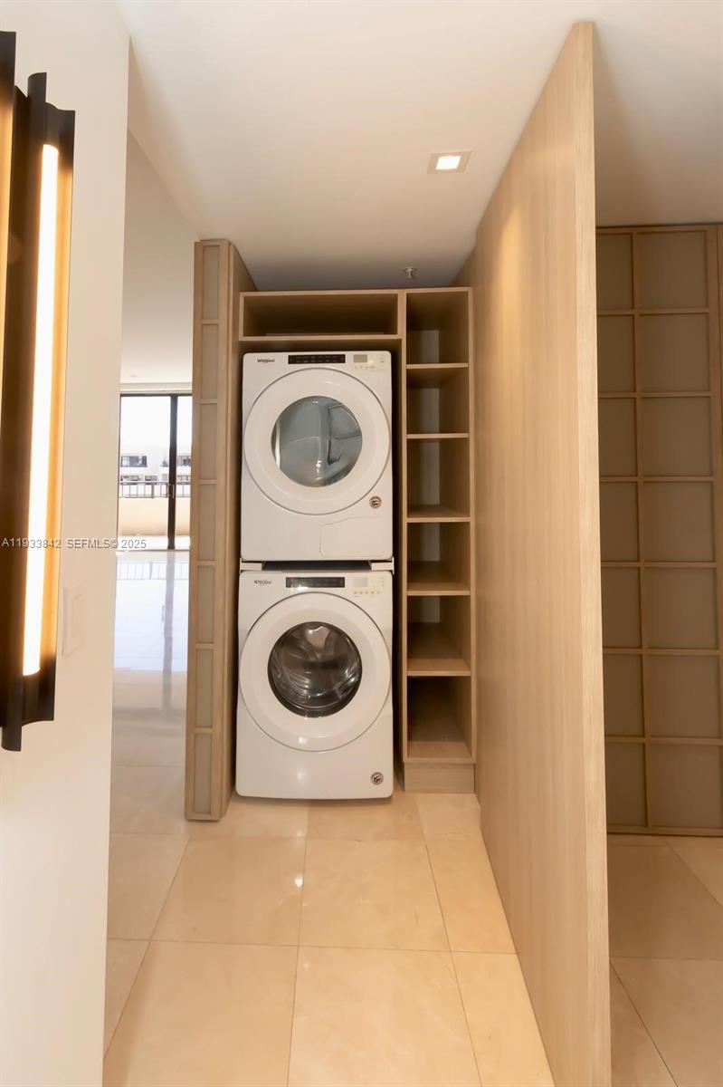 KEY COLONY NO 2 CONDO - Residential Lease