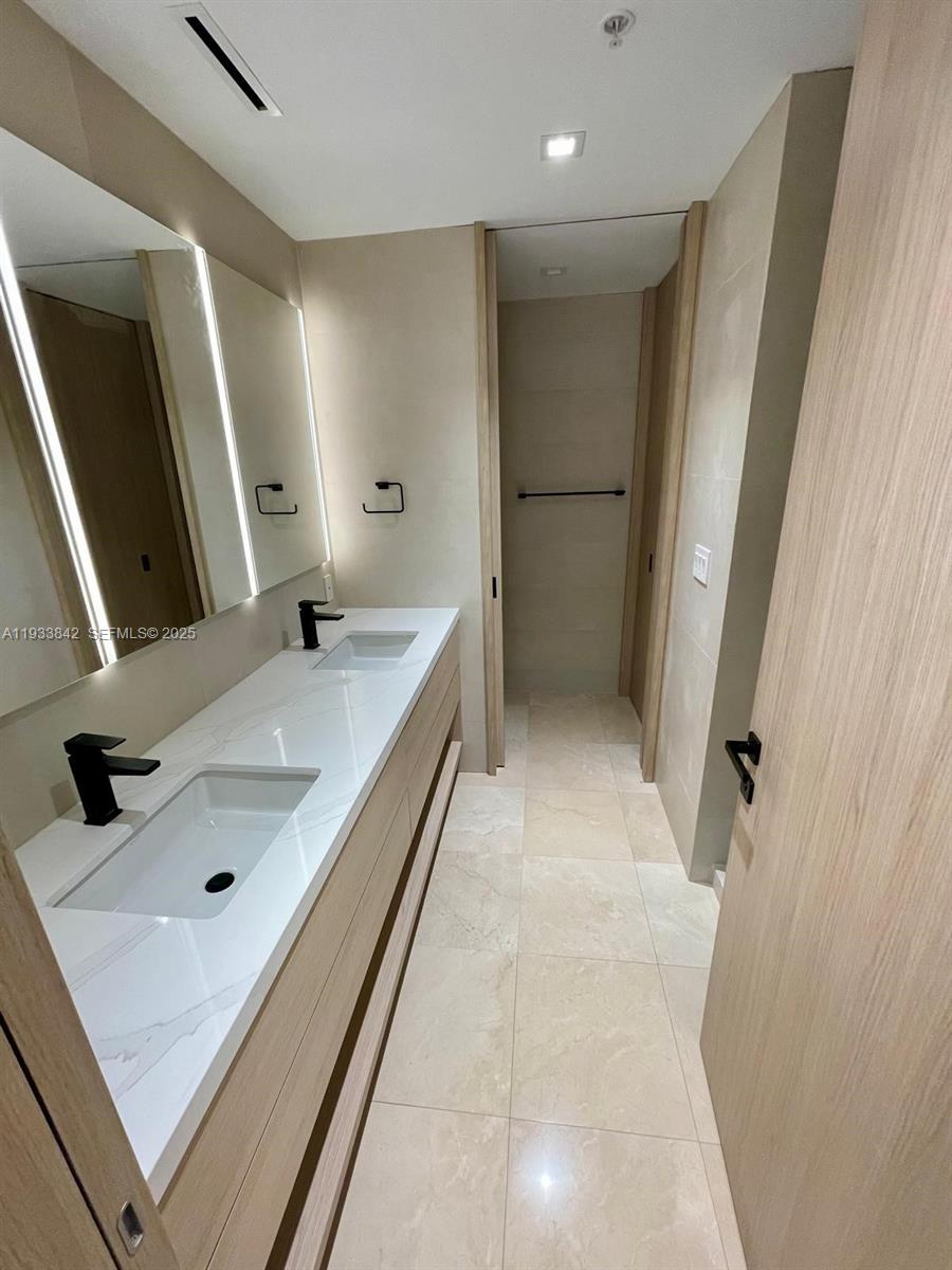 251 Crandon Blvd 1228