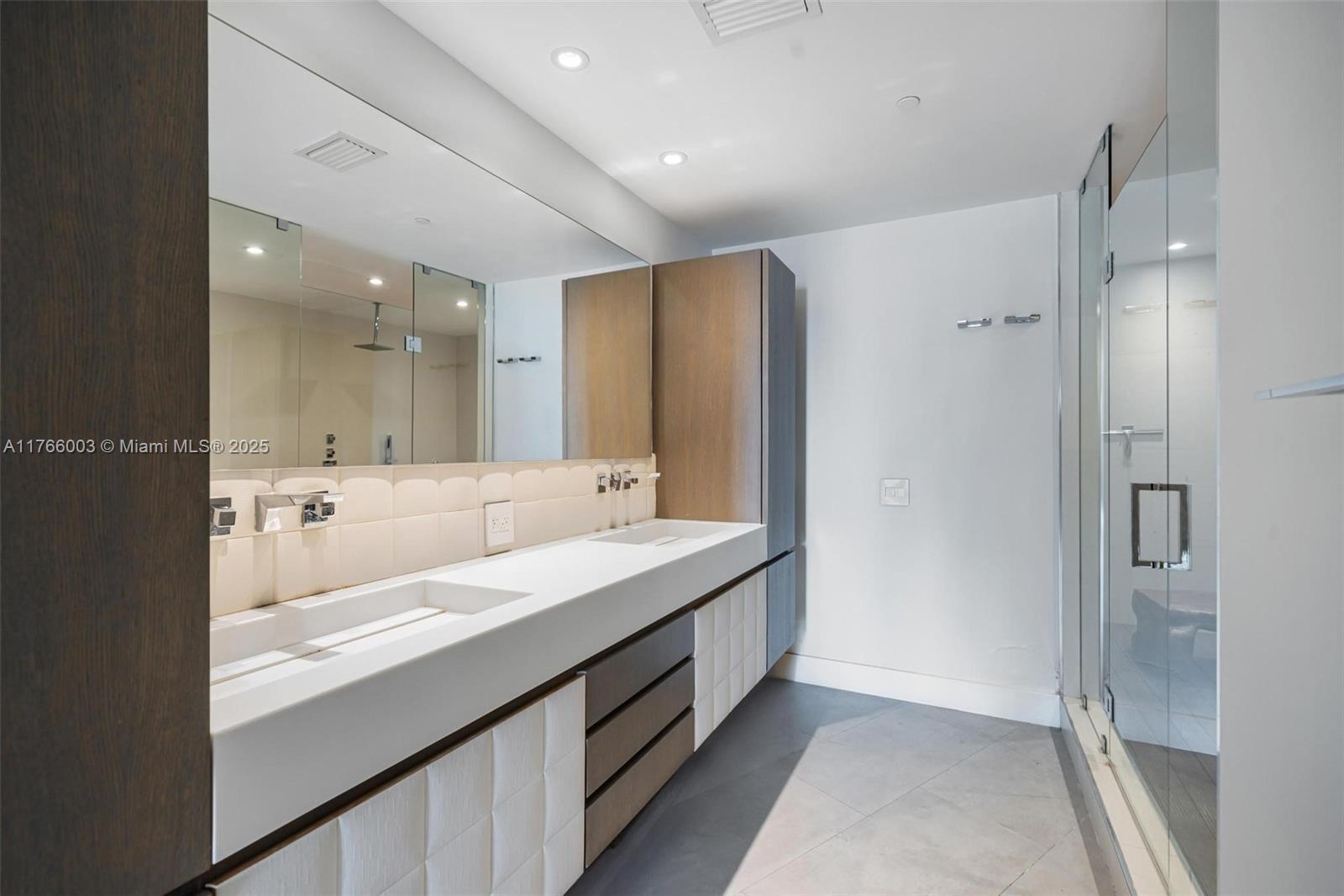 BAYSIDE VILLAGE EAST - Residential