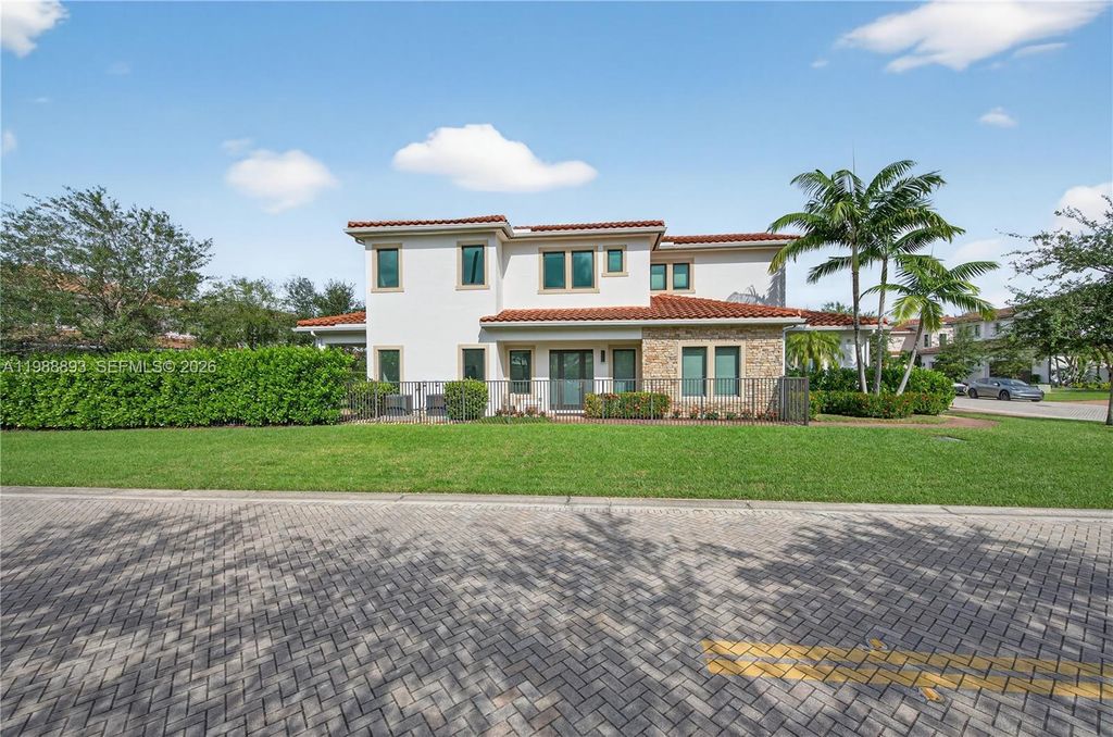 Photo of 5999 E Brookfield Cir E, Hollywood, FL 33312 (MLS # A11988893)