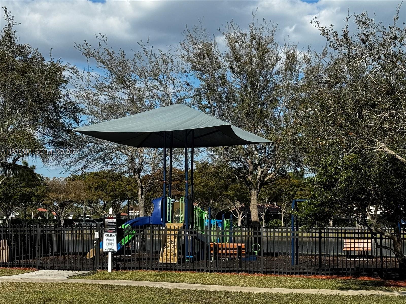 THE SHORES CONDO NO 2 - Residential