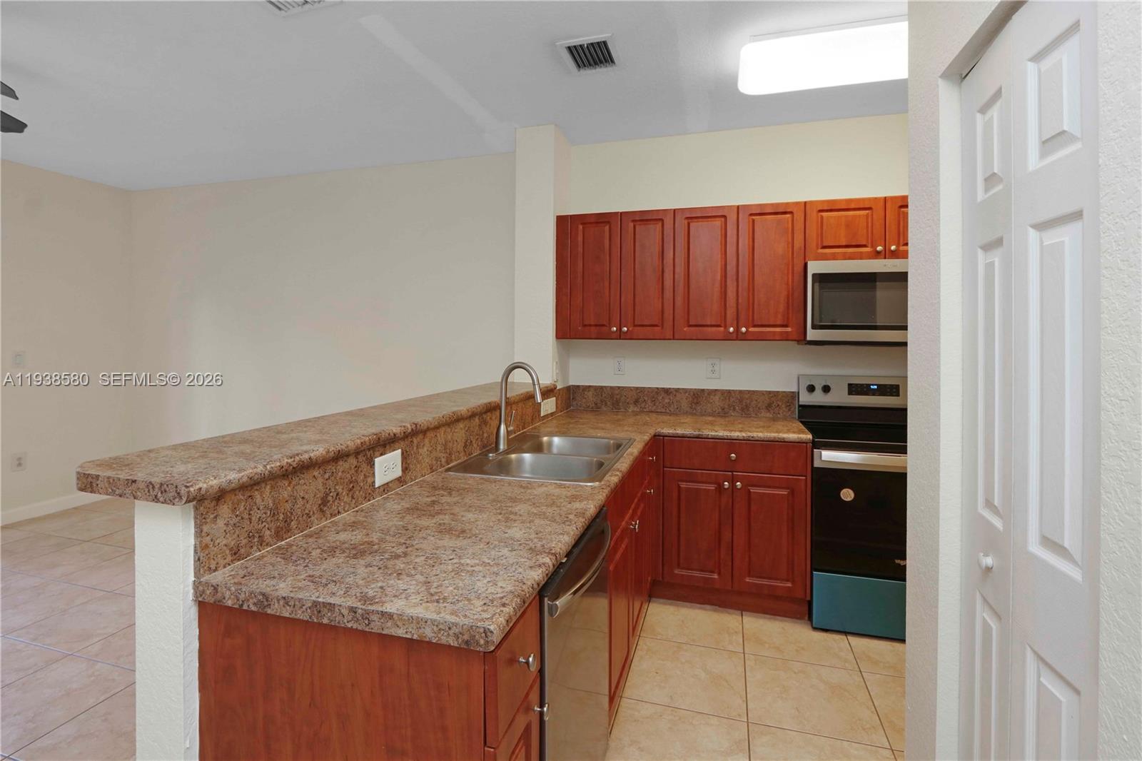 THE SHORES CONDO NO 2 - Residential